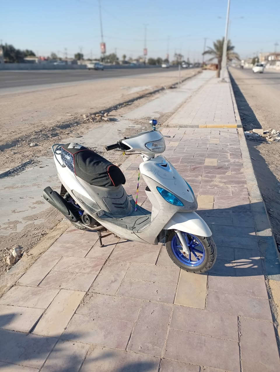 سلام عليكم دراجه البيع كامل مكمله ماعايزه برغي 49بلادي مامفتوحه شرط الشلعه تشك الكاع مكان نجف عمود 350
رغمي بي واتساب... ***********
