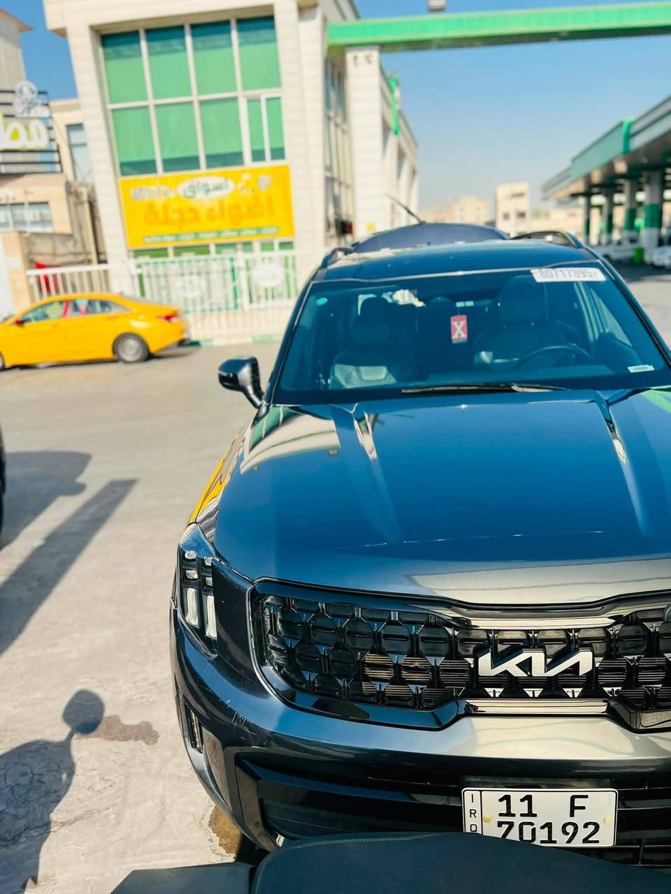 السلام عليكم شلون الشباب وينه الي يدور سياره كلين كيا تيولرايد Ex(xlin)موديل 2024 دخول جديد سياره حادثها حداديه فقط سياره فول مواصفات كشنات جلد مطرز تدفئه +تبريد بل كشن 
فتحه 
بصمه ابواب 
بصمه تشغيل 
تشغيل عن بعد 
توقف ذاتي 
اوتو هولد 
اوتو ستوب تطفه سياره من وحدها بل ازدحام
صندوق كهرباء 
قياده ذاتيه 
تثبيت مسار 
ردار امامي 
رادرا خلفي 
نقطه عمياء 
كشن vib منفصل سبعه راكب 
مرايه شفط كهرباء 
تبريد ثلج وتدفئة 
شاشه متصل تدعم نضام اندرويد وكار بلي 
ستير تدفئة + رجاج تحذير 
شحن لاسلكي للتليفون 
نضام تحذير عند فتح الابواب 
نضام قفل الابواب الخلفي في حال وجود اطفال
ثلاث قطع تبريد 
بردات خلفيه في الابواب 
١٢ منذف شحن يو اسب بي تايب سي
وبعد بيها هووواي موصفات 
مكينه 3800 (v6)
سياره دخول جديد ورقم جديد كتاب شهداء ب اسمنه مكاني بغداد الدوره 
رقم هااتف ***********
سعر خاص 
اعتذر عن مراوس بيع فقط
