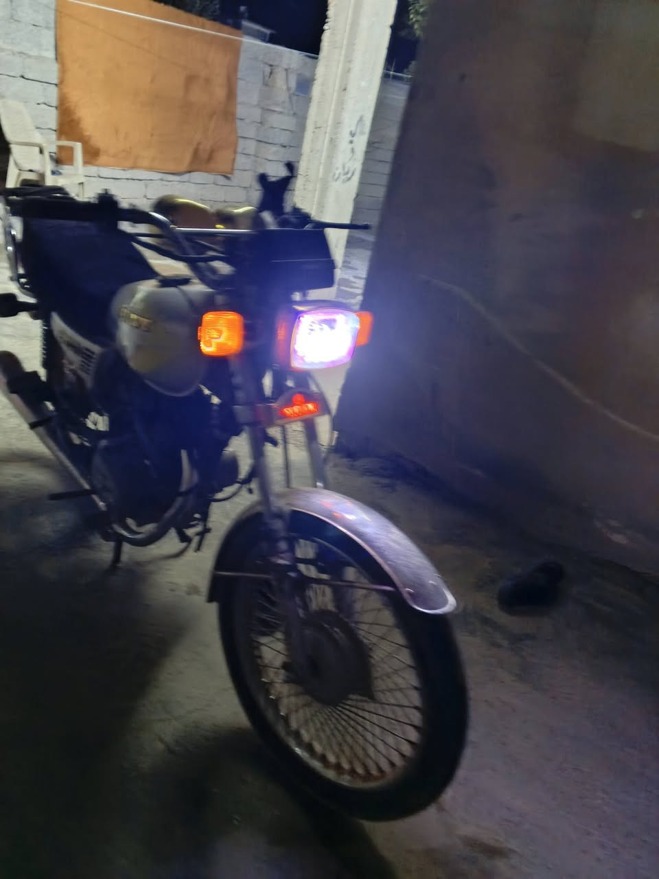 السلام عليكم موطور سيفان موديل 21 محرك مفتوح كهربائية كله شغاله بس يرادله ربك البك لايت ول سلف فقط مروس ب تايكر فقط او بيع ااسعر 350 ملاحضه انطيك الويل الوره وياه دبل سيم مو تك


**إذا كنت صاحب هذا الإعلان وتريد حذفه لأي سبب، رجاءا أرسل رسالة إلى الدعم الفني**