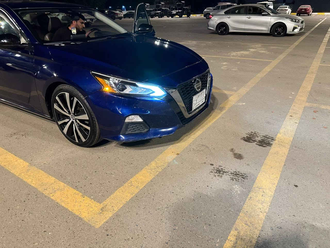 التيما وارد امريكي SR 2021
رقم بغداد معوقين باقيله ٩ اشهر وكالة واقرار 
مكفولة عدا الي موضح بالصورة جزء بسيط مكفول محرك  كير كفالة تخم تاير باتري جديد 
تبريد ثللللج فووول عدا الفتحة 
رادارات توقف ذاتي نقاط عمياء شفتات بالستيرن هواية مواصفات 

رقم الشاصي 1N4BL4CV1MN317086
سيارة جاهزه نظيفه جدا 
مستعجل ع بيع 
السعر 
137 
***********
