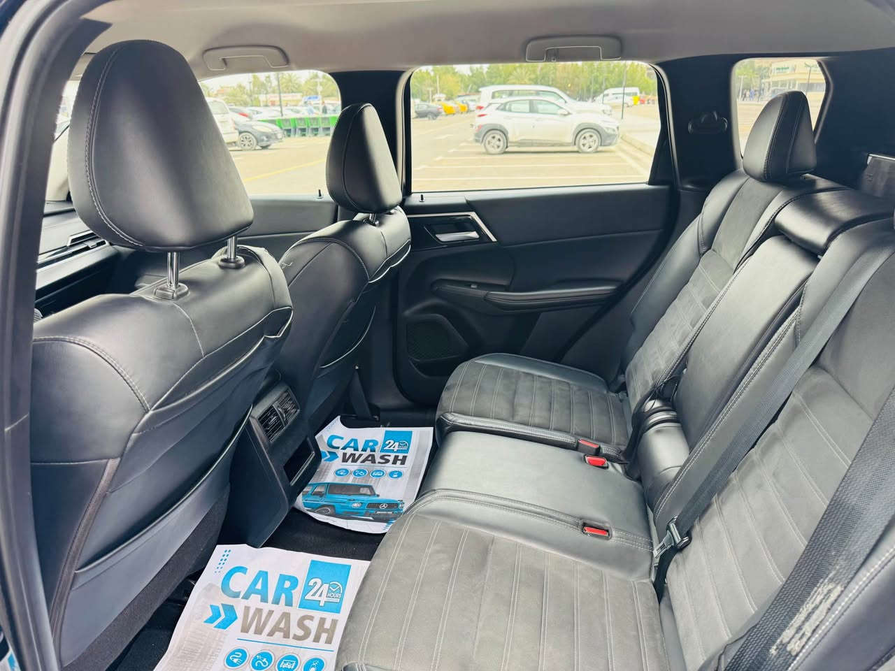 ميتسوبيشي اوتلاندر فول ماعدا فتحة SE
موديل 2023 صنع ياباني اصلي
*محرك 4 سلندر 2500 
*مقاعد 7 راكب
*سعر 220 ورقة 💵 رقم بغداد 
العنوان بغداد
رقم تلفون
*********** بغداد, العراق
