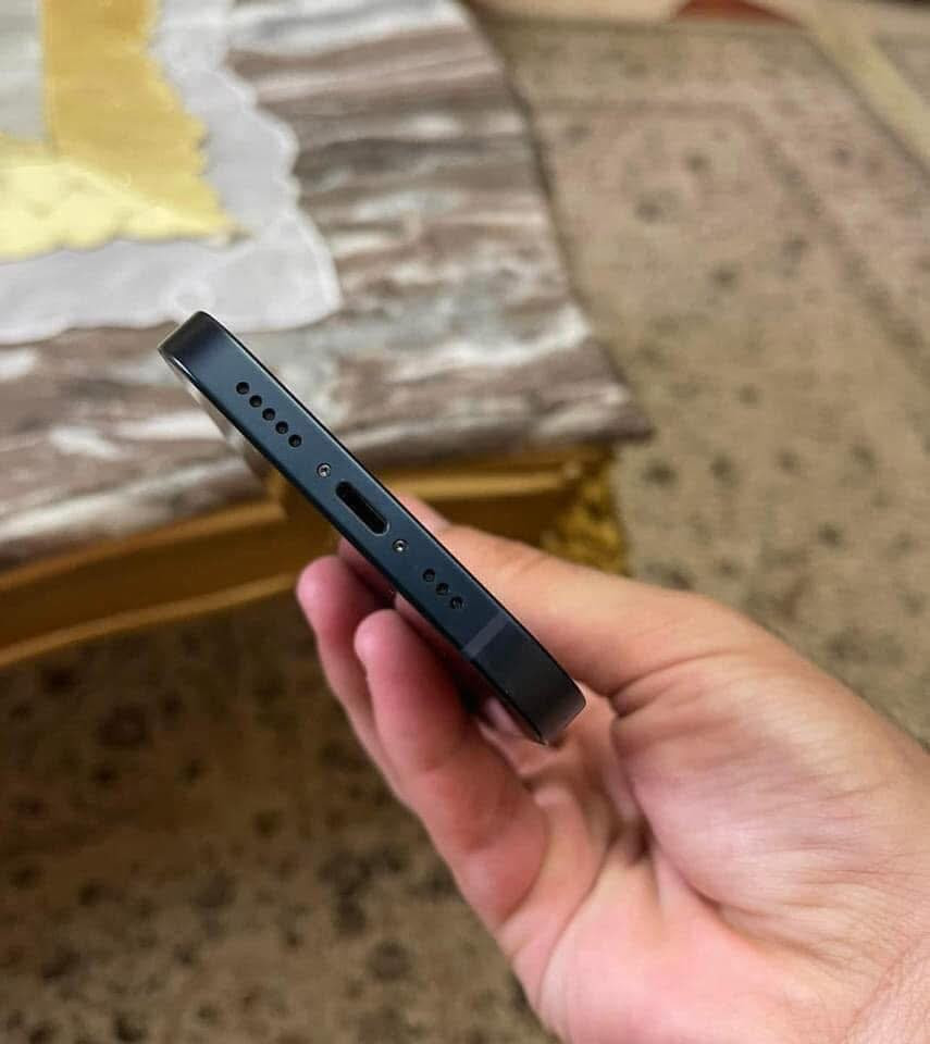 ايفون 13 العادي لون نيلي اللبيع فقط
الذاكرة :- 128
البطارية :- 89 بلادية مكفول من تبديل وكلشي
السعر :- 470
الجهاز :- 
النظافة الجهاز 100/100 مكفول من تبديل فتح صيانة شخوط كلشي شرط نضافة الجديد
للاستفسار بغداد :- ***********
