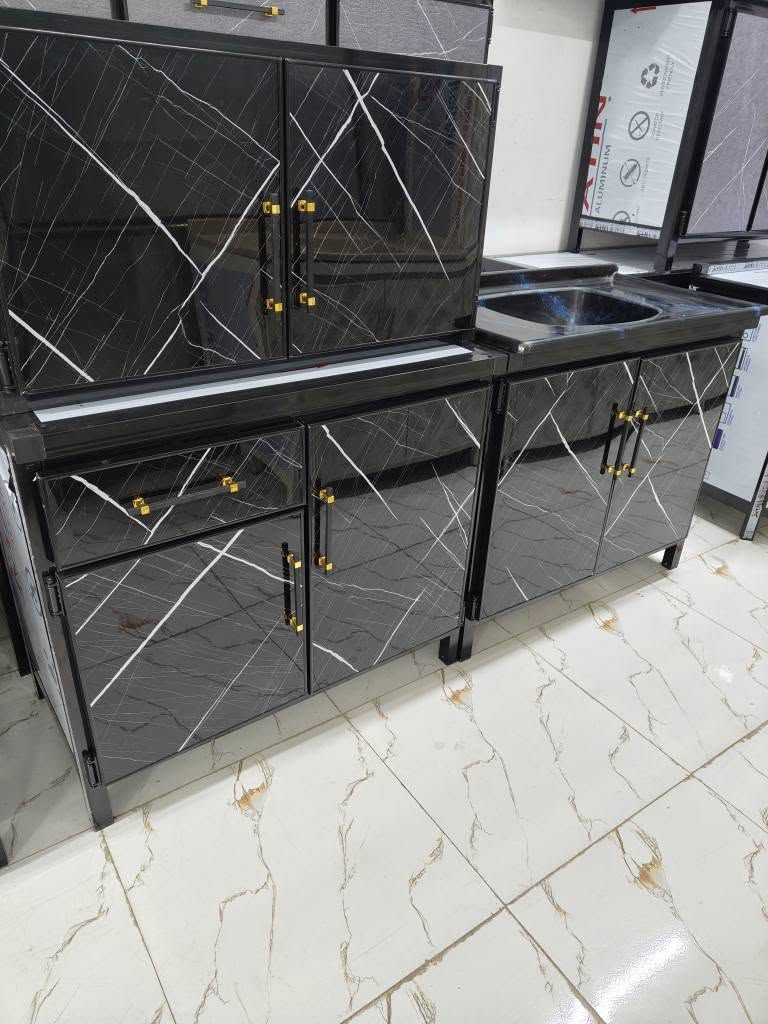 كاونترات المنيوم  شغل موصل 
العنوان موصل الجانب الأيمن شارع النبي شيت معرض الإمارات *********** واتساب 
*********** موصل, نينوى
