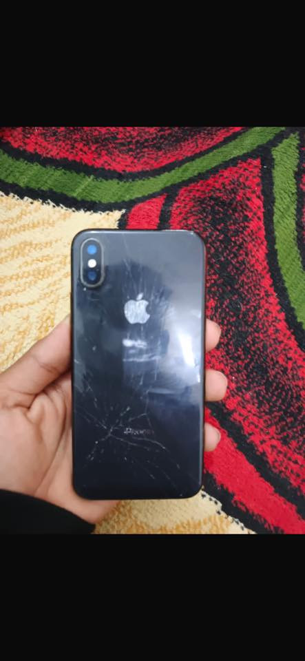 ايفون حاكس اس تحديث 18.7 ذاكره 256 بطاريه 100 مبدله شاشه 3 خيارات فيس ايدي شغال الجهاز شغال من الطول للطول الجهاز مكفول مبدل بيه بس بطاريه وضهر مكسور السهر 175 قفل غير هذا السعر ما ابيع واتساب *********** مكان الشطره
