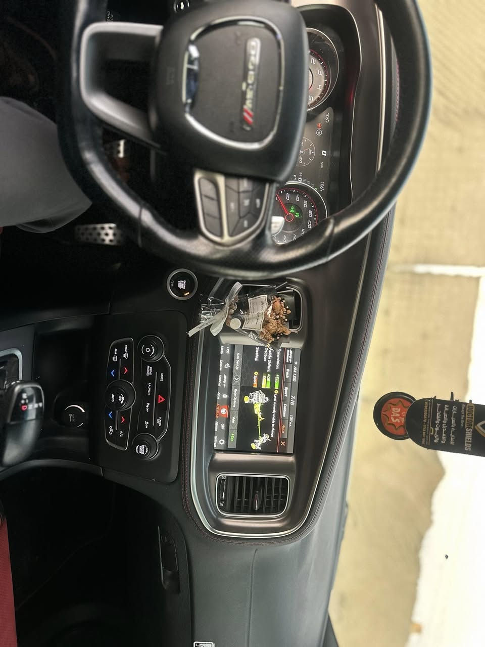 ‏‎ جارجر سكات باك SCAT PACK 6400 SRT2021 🚀🐝💪🏻
‏‎الموديل :2021 ✅ 
‏‎المحرك : SRT . V8 . 6.4L .
‏‎العداد : 77 ميل فقط 
‏‎ المواصفات :
……………….

*محرك 6400 SRT V8 
‏‎*  وضعيات قيادة متعددة .
‏‎* مكابح رياضية (برمبو) بلادي . 
‏‎* لايتات LED زنون . 
‏‎* كاميرا خلفية . 
*ابواب بصمة .
‏‎* امكانية التحكم بوضعيات المقود كهربائيا .
‏‎* حساسات خلفية . 
‏‎* ويل قياس 20 أنج .
‏‎* سستم صوت ALPINE . 
‏‎* تشغيل عن بعد . 
‏‎* مقاعد رياضية حاضنة . 
‏‎* المقاعد الأمامية تدفئة . 
‏‎* ستيرن تدفئة . 
‏‎* نظام خرائط GPS . 
‏‎* شاشة كبيرة قياس 8.4 أنج اوپشنات SRT .
‏‎* كير شفتات بالستيرن . 
‏‎* جناح خلفي . 
‏‎* مثبت  سرعة . 
عليها برمجه مصطفى ايكل
السعر :  ($235 ) ✅ 🔥 
صور الحادث مرفوقه بلمنشور 

رقم بغداد انكليزي  تحويل مباشر
السيارة جاهزة للاخير مناقصها اي شي شغل واطلع كبل ✅
مکاني📍/ ذي قار ***********
