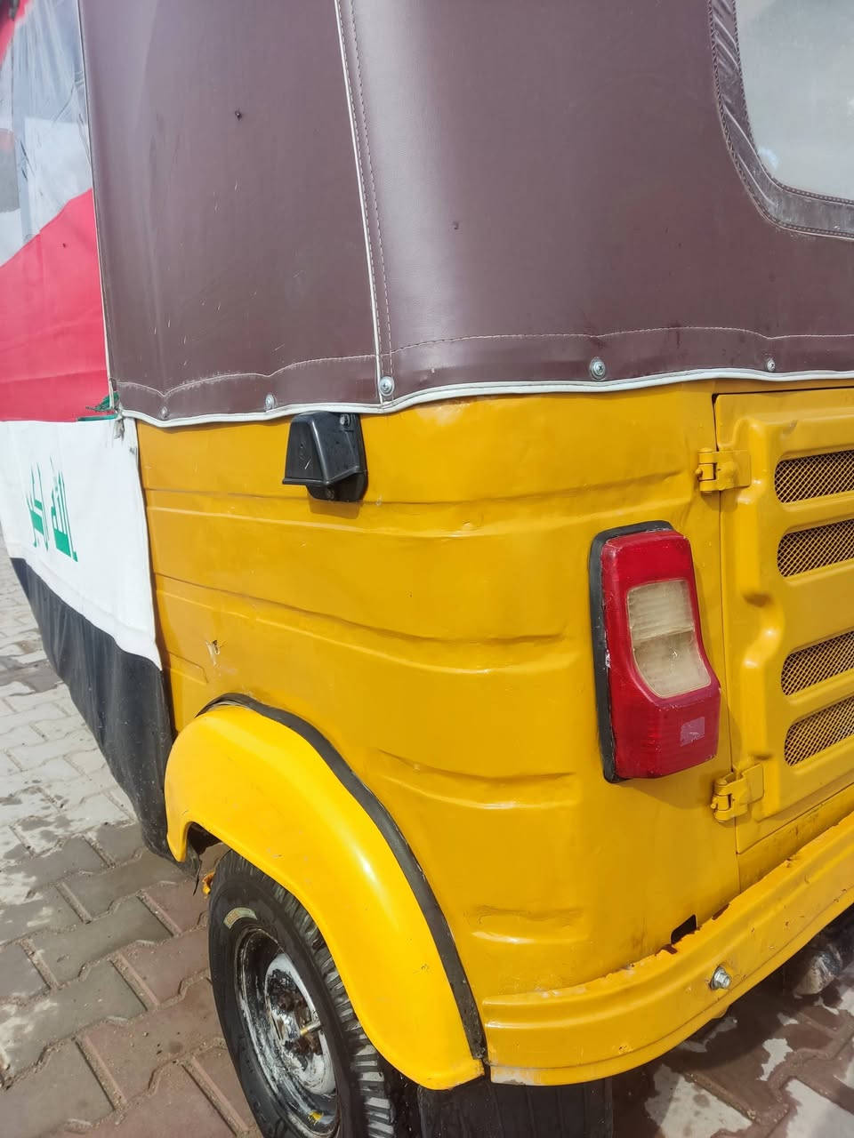 تكتك موديل 20 رقم وسنوية
بيها ضربة بلصفحة بس والمكينة مشروكة جديد 
السعر 6و400 وبيها مجال قليل 
المكان الحسينية مآل الراشدية 
***********
