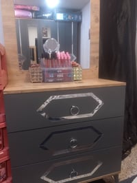 كمدي • مكسور • قفل