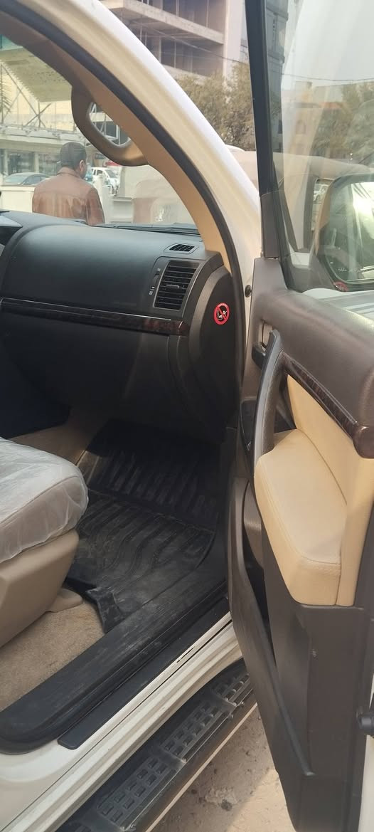 السلام عليكم
لاند كروز 2010محدثة14فقط دعاميات مكفولة كفالة عامة سيارة فول مواصفات داخلها جلد بيجي محرك 6سلندر باقي المواصفات موضحة بالصورة ماشية 220
السعر 3شدات وخمسة وبيها مجال 
للاتصال ***********
