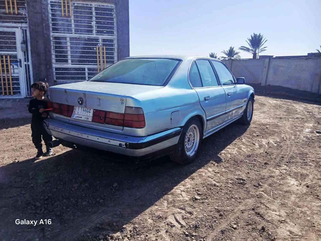 سلام عليكم سياره بي ام دبليو موديل ١٩٩١ سعرها ٣٠ وبيها مجال
***********
