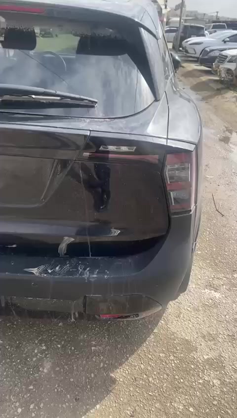 *تحية طيبة لجميع المتابعين *
وصول جديد إلى محافظة السليمانية. 

للبيع نيسان كيكس. 
موديل 2025 مواصفات SV. 
اللون اسود. 
العداد 9 الاف ميل. 
محرك 2000 اربع سلندر. 
جميع الإرباكات سليمة 👌
الضرر كما هو واضح في الصور. 
رقم الشاصي 3N8AP6CA6SL331537

السيارة تدخل كاتي تترقم شمال العراق 
اربيل * سليمانية *دهوك

للاستفسار اكثر عن السيارة والسعر يرجى الاتصال على الرقم وآتساب 
‏0046720399716
ابو آدم.


**إذا كنت صاحب هذا الإعلان وتريد حذفه لأي سبب، رجاءا أرسل رسالة إلى الدعم الفني**