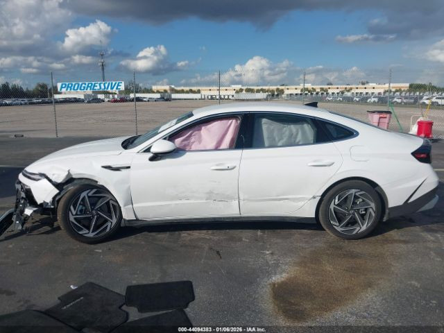 #سعر_البيع_المباشر_90_ورقة
2026 HYUNDAI SONATA SEL
اريخ المزاد: 3/31
المسافة المقطوعة 1063 mi
#نشحن الى دبي و عمان و البصرة و كردستان و تركيا
بالامكان ادخالها
 #بكتاب_ذوي_الشهداء_باعفاء_كمركي_مع_اعفاء_الرقم 
#العقبة
#ام_قصر
#الشمال
⬅️نتكفل بالسيارة لحين وصولها 
⬅️اي استفسار مراجعة المكتب 
⬅️ عملنا شراء السيارات من المزادات الامريكية والكندية
#لدينا_تقرير_Carfax_مجاني_فحص السيارة قبل دخولها المزاد 
⬅️لدينا ورشة تصليح في دبي 
⬅️لدينا معقب لتخليص السيارات (حرة  او ذوي الشهداء ) و ايصالها الى الزبائن
📍العنوان النمرود #قرية_السيد_حمد 
⬅️اوقات الدوام من 4:30 عصراً وحتى ال11 ليلاً كافة ايام الاسبوع 
ما عدا السبت والاحد عطلة المزاد 
☎️ للاستفسار الاتصال على الرقم
عمر سعد
*********** :📞
*********** : 📞
