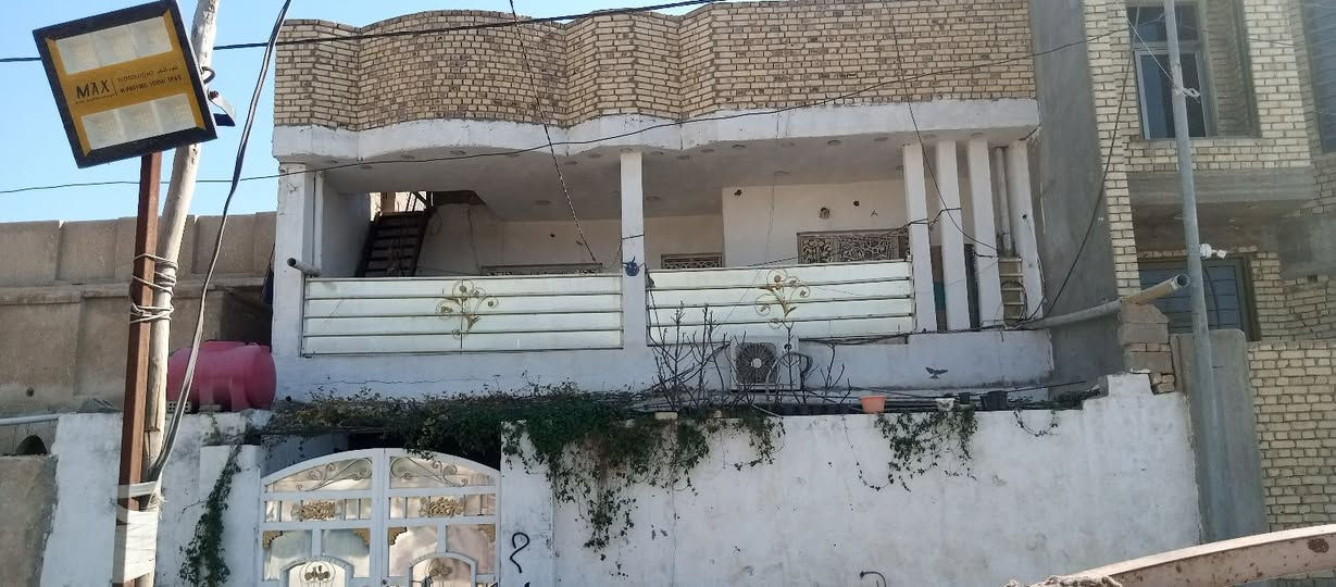 بيت لبيع حي العسكري قرب كاتب العدل باقي تفاصيل اتصال،***********
