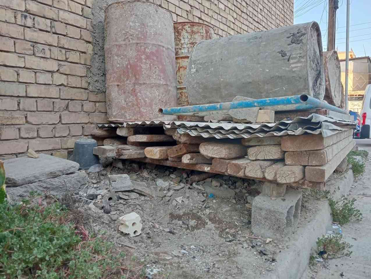 سكله مال بياض 
عدد الجينكو 8 
دراب 11 
سير 6 
سيور 2متر 15
برميل 6 مال سكله 
برميل ماء 2 
قفص حديد 1
***********
