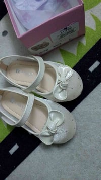 حذاء بنات • مقاس٢٤ • ما لبس