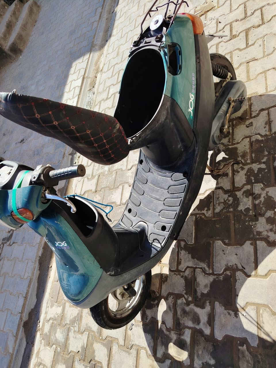 السلام عليكم دراجة بطه للبيع نهضه فول بس كسر بالكفر مثل ماموضح بالصورة سعرها ٢٠٠ وبيه مجال قليل الشراي رقمي ***********
