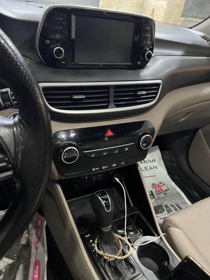 سلام عليكم هونداي توسان وكاله القاصد موديل 2019 ماشيه 70 الف فول مواصفات بيها مكانين بارد السعر 20 الف وبيها مجال رقمها بغداد (***********)
