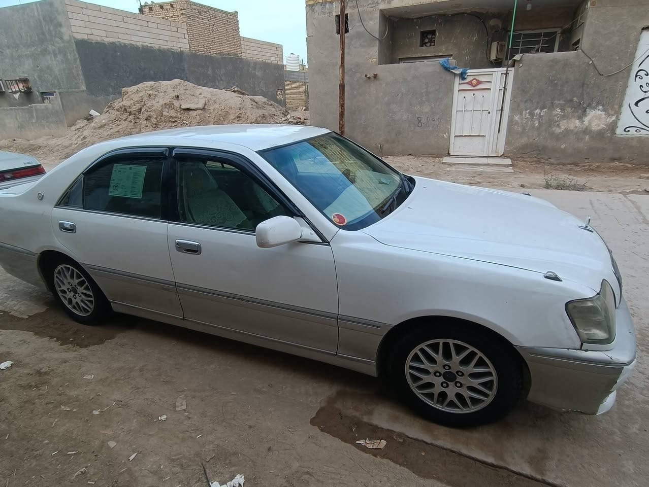 السلام عليكم للبيع ملكه كلك ( ادوات) 2003 كصتين  سياره جاهزه كهربائيات شغاله تبريد ثلج 🥶
 تخم تاير جديد  حداديه 85% محرك كير مكفولات بيها محرك VVTi 24 بيها بس الكفر مال البكلايت الخلفي مكسور بس شرط يشتغل كله  مكاني ناصرية *********** للاستفسار سعرها 30 وبيها مجال للشراي سياره اقتصاديه جدآ
