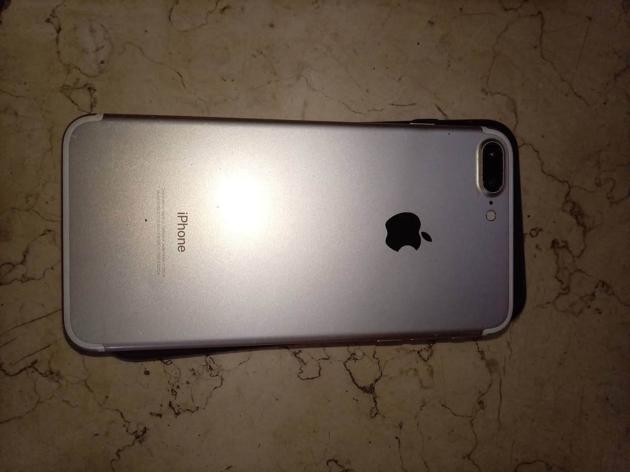 إيفون سفن بلاص للبيع هذه كدامكم سعره ٦٥وبي مجال حك جايه ***********العنون مدنية صدر
