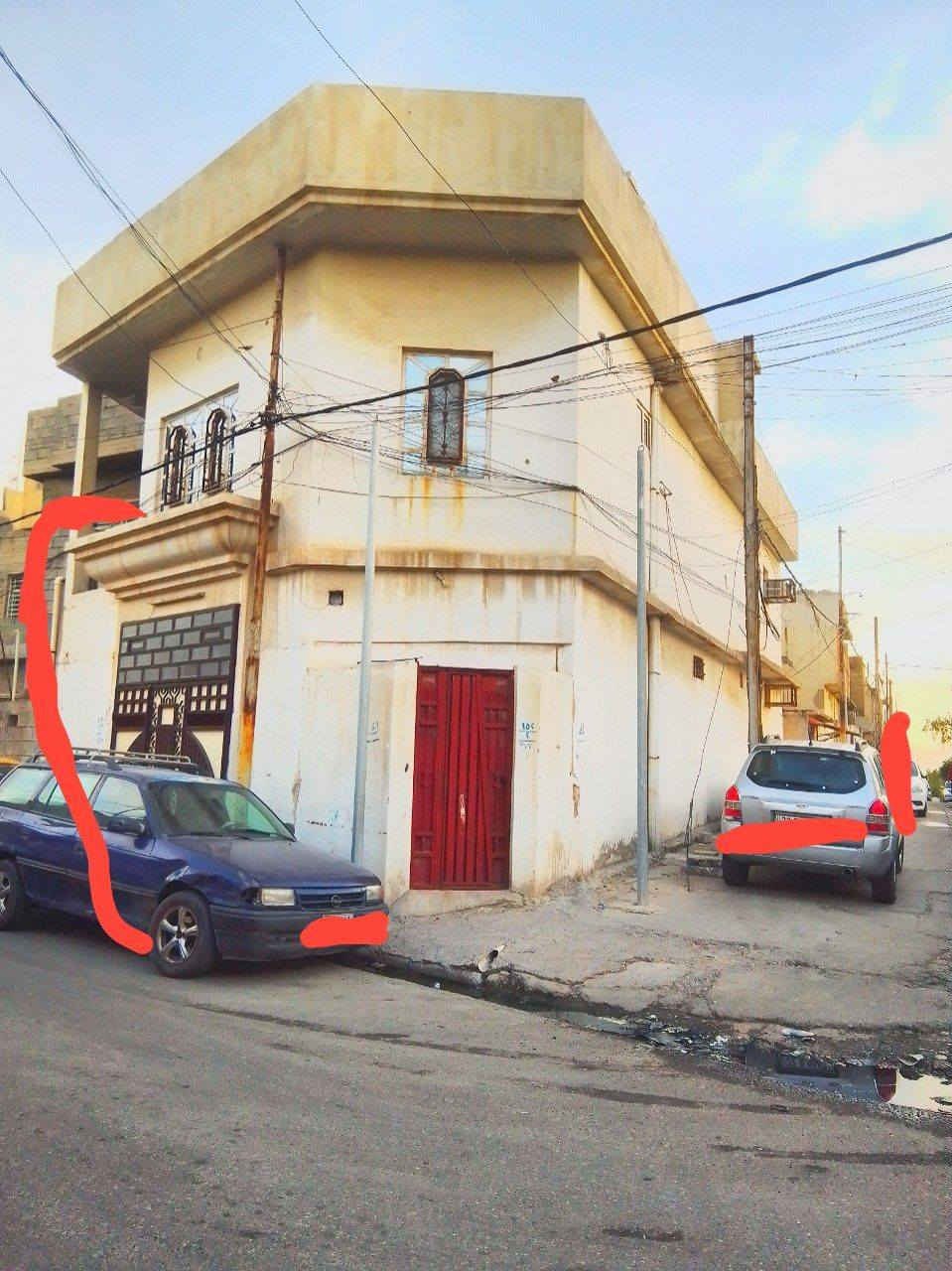 🔥 بيت للإيجار
في أفضل مناطق الجانب الأيسر – الدركزلية 🔥

فرصة ممتازة للعوائل الباحثة عن موقع مرتب وخدمات متكاملة ✨

📍 الموقع:مدينة الموصل – الجانب الأيسر – منطقة الدركزلية مقابل سوق مباشرة، وقريب جدًا من مدرسة محمد الدرة الابتدائية

🏡 مواصفات البيت:
✔ بيت ركن
✔ 4 غرف واسعة
✔ الطابق الأول: غرفتين + مطبخ
✔ الطابق الثاني: غرفتين
✔ صحيات كاملة بالطابق الأول والثاني
✔ عدد الأسطح 3
✔ البيت بوسط الفرع
✔ منطقة فول خدمات وقريبة من كل الاحتياجات اليومية

💰 الإيجار:فقط 475,000 ألف دينار ، ويوجد مجال بالسعر للجادين 👍
رايد عائلة تريح القلب 

📞 للتواصل والاستفسار: مع دلال أبو فهد
     📱 واتساب: *********** 
      📩 أو عبر الماسنجر

🌷 نتشرف بخدمتكم دائمًا 🌷
