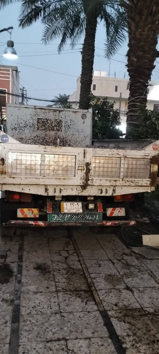 ازوزا قلاب موديل 2001 رقم مثنى بسمي السعر 145 العنوان بغداد ***********
