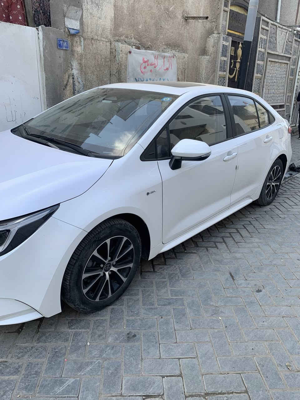 كورلا هايبرد مديل2025 شكل امريكي     ماشيه 14 الف    ***********.  ***********
