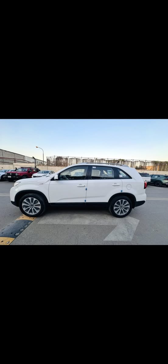 سورنتو  2015 خليجي كفاله عامه
وارد كويتي اصلي ساير زيرو زيرو حقيقي
فول  مواصفات كويتي اصلي 
مكفولة من صبغ وتبديل وبارد وشخط كفالة عامة شرط سونار 
ماشيه  25 KM حقيقي 
كشنات جلد اصلي 
اريل نفيگيشن 
لد امامي وخلفي 
حساسات خلفي امامي 
 6 سلندر 3500
وباقي المواصفات المعروفه
رقم بغداد تحويل نفس اليوم بسمي
سيارة جديده بوضع الزيرووو سعرها معقول بلعافيه ع الياخذها
السعر 213 ورقه 
للإستفسار *********** مكاني بغداد واسف على الاطاله
