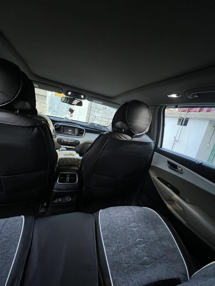 سورنتو ١٦ خليجي  رقم بغداد بسمي
فول مواصفات  واحد ع واحد 
مكفولة كفالة عامه
محرك  والكير كفالة عامة 
عداد المسافة80الف حقيقي
 المواصفات 
ستة سلندر 
٧راكب 
فور ويل 
٣ قطع تبريد 
بصمة تشغيل 
ابواب بصمة
مرايات شفط مع اشاير 
زراك لايت 
بانو راما طكتين جام 
مري شفط 
علامة سورنتو بدوسة ضوئيه
حساسات امامي
حساسات خلفي
٤ انضمة تشغيل سبورت ...ايكو.... عتيادي... ادشن
٥ ويل كروم
شاشة 
فول تحكم ستيرن 
مكينة وكير وحدادية كلش جديده
زنون عالي  ناصي 
كشافات ضباب
كشن السايق ولراكب كهربائي
كامرة دوارة خلفية
كشن امامي خلفي تدفئة وتبريد 
ونعتذر عن الاطالة بعد بيه مواصفات 
العنوان ديالى 
للاستفسار ***********
