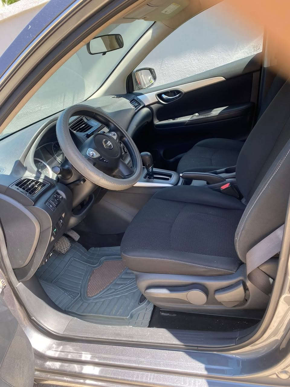 السلام عليكم نيسان سنترا
السيارة بسمي 
ماشية ٥٢ الف ميل 
السياره بدون اي نقص 
السياره مكفوله ماعدا شبر ب جامرلغ مرجع بارد ومصبوغ ع كده مثل ما موضح بالصور غيرها السياره مكفوله 
السعر 116وبيها مجال مكاني بعقوبه
 ***********
