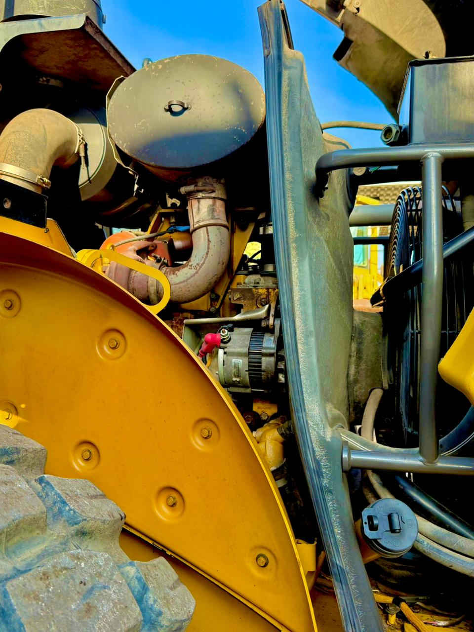 تعلن شركة إمداد الشرق عن توفر لودر
🔶 Caterpillar 950H 🔶

▪️ موديل: 2006
▪️ عدد الساعات: 17,000الف ساعة
▪️ الحالة: ممتازة وجاهز للشغل فوراً بدون أي مصاريف

المعدة معروفة بقوتها واعتماديتها في أصعب مواقع العمل
مناسبة للمقاولات والمحاجر والتشوين وجميع الأعمال الثقيلة

✔️ فحص وتجربة متاحين
✔️ جاهز للتسليم

للتواصل والاستفسار: راسلنا على الخاص أو اتصل بنا الآن
إمداد الشرق – خبرة وثقة في عالم  المعدات الثقيل


**إذا كنت صاحب هذا الإعلان وتريد حذفه لأي سبب، رجاءا أرسل رسالة إلى الدعم الفني**