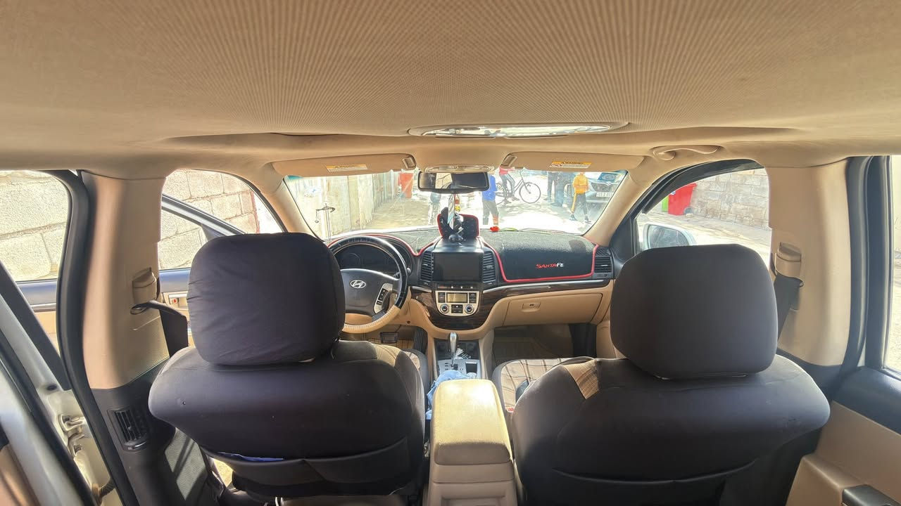 سنتافي 2011 كامل مواصفات واحد على واحد محرك 6 سلندر تدفئة تبريد تحكم ستيرن سونارها موجود 
ضربة بسيطة بالدعامية الخلفية
السعر 165 وبيهال مجال بسيط
رقمي ***********
