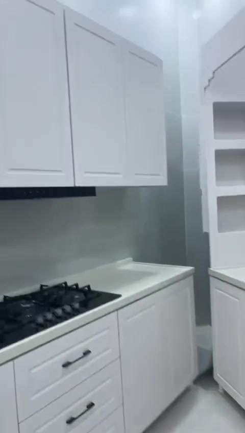 🏡 بيت للبيع طابقين ونصف مع الأثاث – فرصة مميزة
📍 الموقع:
التنومة – كوت الجوع – شارع النمر – قريب جداً من الجسر الإيطالي.

📑 نوع السند:
طابو زراعي (23) وقابل للتحويل إلى (25).

📐 المساحة:

* المساحة الكلية: 150 م²
* مساحة البناء: 130 م²

🏠 تفاصيل البيت:

الطابق الأول (بناء بلوك):

* صالة
* غرفة استقبال
* مطبخ
* غرفة نوم
* صحيات

الطابق الثاني (ثرمستون):

* غرفتين نوم
* صالة كبيرة

*نصف طابق توجد فيه غرفة لوندري 

🛋️ البيت يُباع مع الأثاث ويشمل:

* 5  سبالت جديدة غير مستخدمة عدد
* كاونتر مطبخ تركي خشب، بلغت تكلفة الكاونتر وحده 70 ورقة.
* بردات في الصالة والاستقبال وجميع الغرف.
* سخان گيزر.
* ماطور.
* تانكيان للماء (واحدة للماء الحلو، والثانية لماء الإسالة).
. كاميرات
.مغاسل
✨ مميزات إضافية:

* سيراميك حديث بجودة عالية.
* محجر كوارتز جام.
* ديكورات فوم في جميع أنحاء المنزل.
* موقع هادئ وقريب من الخدمات والجسر الإيطالي.

السعر ١٨٥ قابل للتفاوض

📞 للاستفسار واتساب فقط ***********
