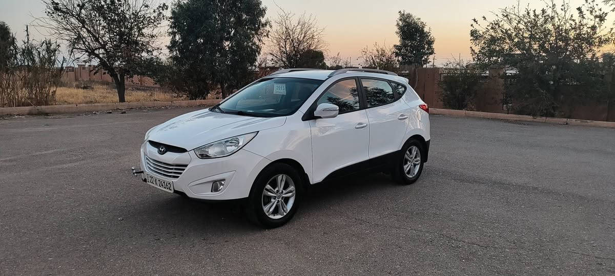 هۆ ندا تۆ کسۆن مۆدیل 2013گیڕ تۆ ماتیک گیڕ مه کینه به شه رت سه نه وی نویه زۆ ر تو ندو به نده یه ک دینا ر مه سره فی تیدا نیه بی سبوغه یه ک په له ی بچوک کا رتی هه یه جه مپیکی خه فیفی پشتی هه یه سه یا ره که تا بلیی خاوین ما وه ته وه نرخ 150گه ڵا ز.م ***********شوین ڕانیه كويسينجاك, أربيل
