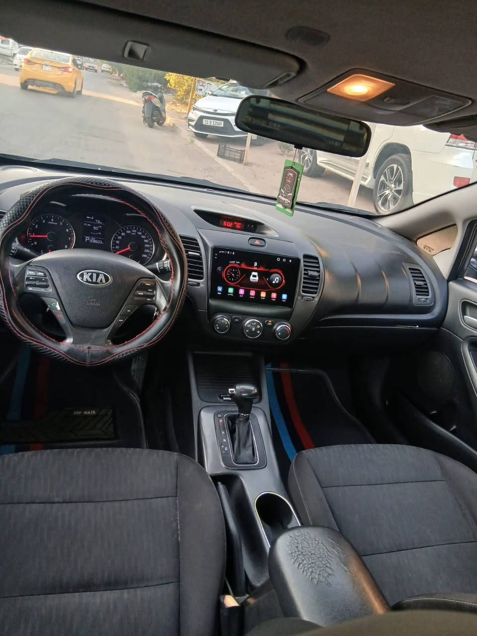 السلام عليكم كيا سيراتو 2016 خليجي للبيع رقم سليمانيه سنويه ورقم وهزه جديده السياره بدون دواخل بدون ايرباك وبدون تكم مصبوغه حزام مكان السياره صليخ ال 600 السعر 96$ وبيهه مجال بسيط للاستفسار ***********
