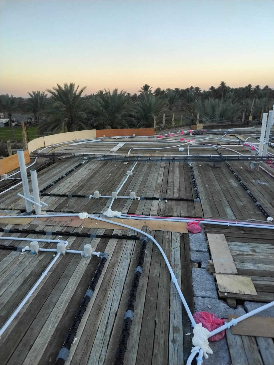 الحمد لله اليوم تم انجاز بيت احد الاخوه اناره بروفايل ونشر سقف
احمد العيساوي ***********
