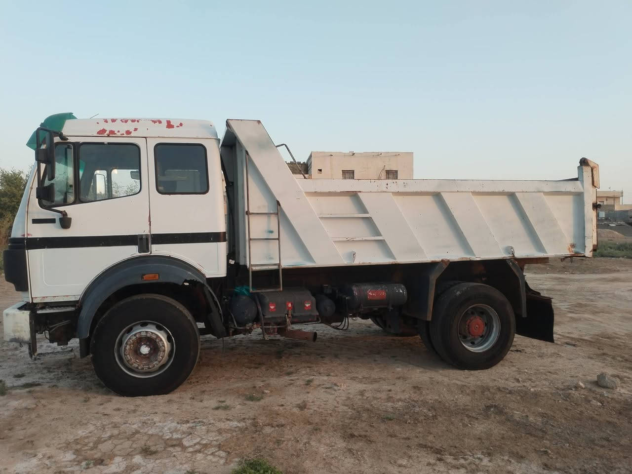 السلام عليكم البي البيع مكينه اثمانيه عادي مجموعه جي أف سياره فرنسي جوبلس خلفي امامي ورك كير فافون ١٥٥ تخم تاير جديد  رقم كربلا مشروع وطني السبعه وعشرين رقم الهاتف ***********
