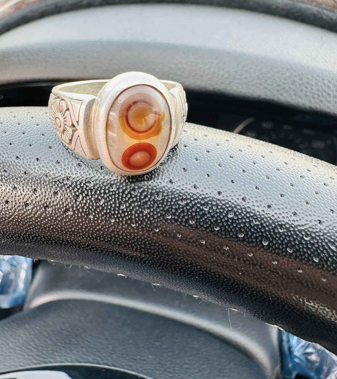 للصائغ المبدع (سجاد المولى ) صياغه يدويه ثقيله
سليماني هندي اصلي قديم جدا 
عينين حمر 

السعر 100 الف قفل بدون عمله 

بغداد / جميله شارع خير الله 

***********
