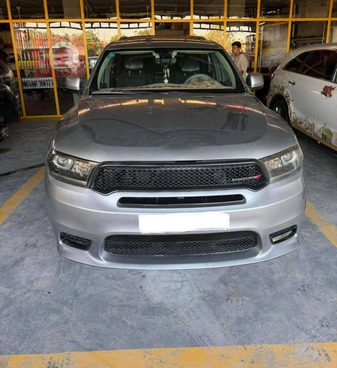 🚙 للبيع دوج دورنگو موديل 2019 🚙
السلام عليكم ورحمة الله وبركاته.

للبيع دوج دورنگو موديل 2019

- رقم بغداد
- تحويل مباشر
- صور السيارة في أمريكا موجودة داخل المنشور.

🔴 المواصفات:
✔️ بصمة تشغيل
✔️ بصمة أبواب
✔️ تشغيل عن بُعد (Remote Start)
✔️ صندوق كهربائي (شفط)
✔️ رادار أمامي (تحديد المسار)
✔️ رادار جانبي (النقاط العمياء)
✔️ رادار خلفي (التحذير من الاصطدام)
✔️ Auto Start
✔️ Auto Stop
✔️ مقاعد جلد مع حفظ وضعية (Memory)
✔️ تدفئة للمقاعد
✔️ تدفئة للمقود
✔️ شاحن لاسلكي (Wireless Charger)
✔️ شاشة لمس كبيرة
✔️ كاميرا خلفية مع حساسات
✔️ وضعيات قيادة متعددة
✔️ شفتات وتحكمات على المقود
✔️ نظام مانع الانزلاق + ABS
✔️ منافذ AUX وUSB

📞 للاستفسار والاتصال: ***********
