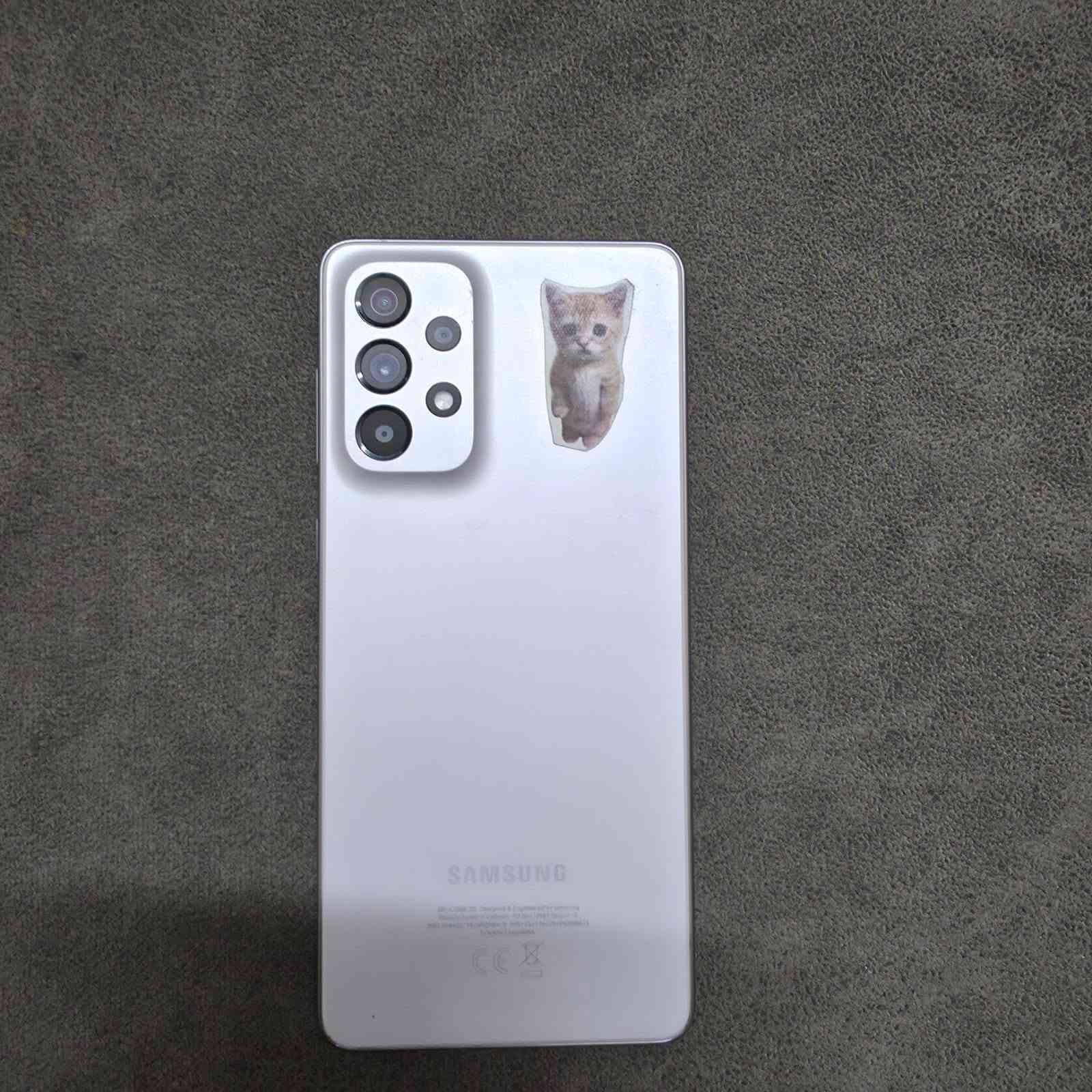 السلام عليكم شباب.. للبيع جهاز سامسونج Galaxy A73 5G ( الجهاز ملحقات وكارتونة موجودات).ا
السلام عليكم شباب.. للبيع جهاز سامسونج Galaxy A73 5G ( الجهاز ملحقات وكارتونة موجودات).
الجهاز غني عن التعريف بواحد من أفضل معالجات سامسونج للألعاب والتصفح (يشغل ببجي 60 فريم مستقرة).
المواصفات والنظافة:الذاكرة: 256 جيجابايت (النسخة الكبرى) مع رام 8 جيجا.
الشاشة: أصلية 100% بلد وبصمة الشاشة المدمجة شغالّة وسريعة جداً (تكدر تفحص وتتأكد بنفسك قبل الشراء).
الكاميرا: 108 ميجابكسل تصوير خرافي ونقي جداً.الحالة: الجهاز نظيف جداً وأخو الجديد، استخدام بيت  السعر: 250,000 دينار عراقي (وبيه مجال بسيط  للشراي ).
المكان: [: بغداد الامين الثانية] .


**إذا كنت صاحب هذا الإعلان وتريد حذفه لأي سبب، رجاءا أرسل رسالة إلى الدعم الفني**