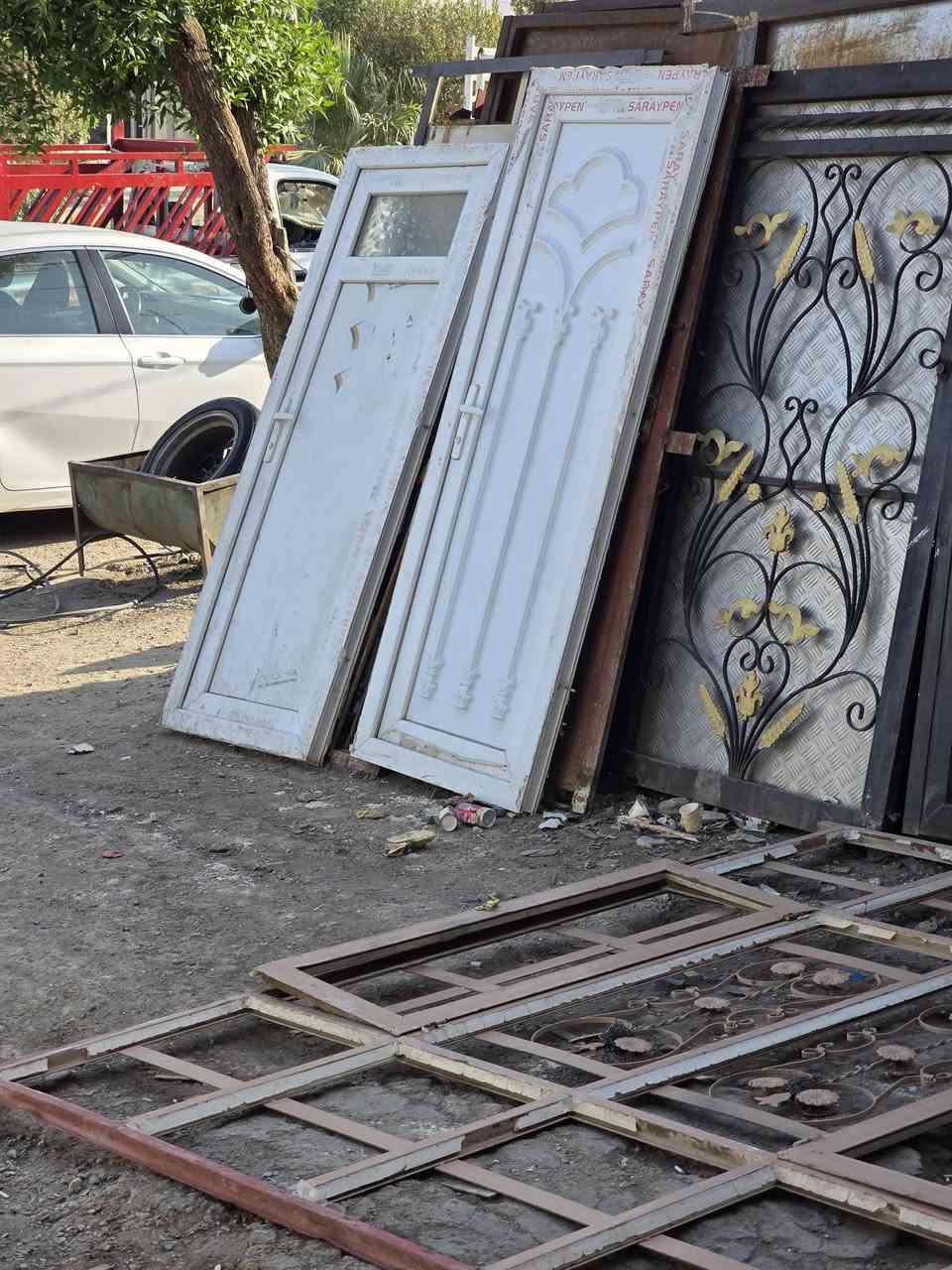 سكلة محمود السعدي واخوانه لبيع كافة أنواع الحديد والأبواب المستخدمة الاتصال على الرقم ***********
