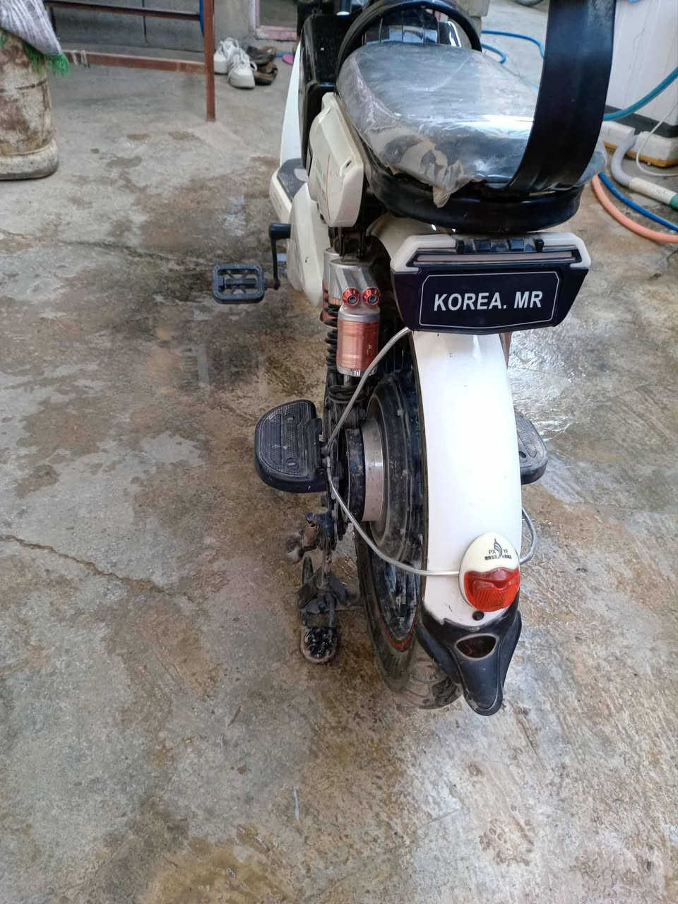 السلام عليكم
يوجد لدينا دراجة شحن موديل 24 السعر 200 الف عنوان ديالى قضاء الخالص 
للاستفسار على هذا الرقم
***********
