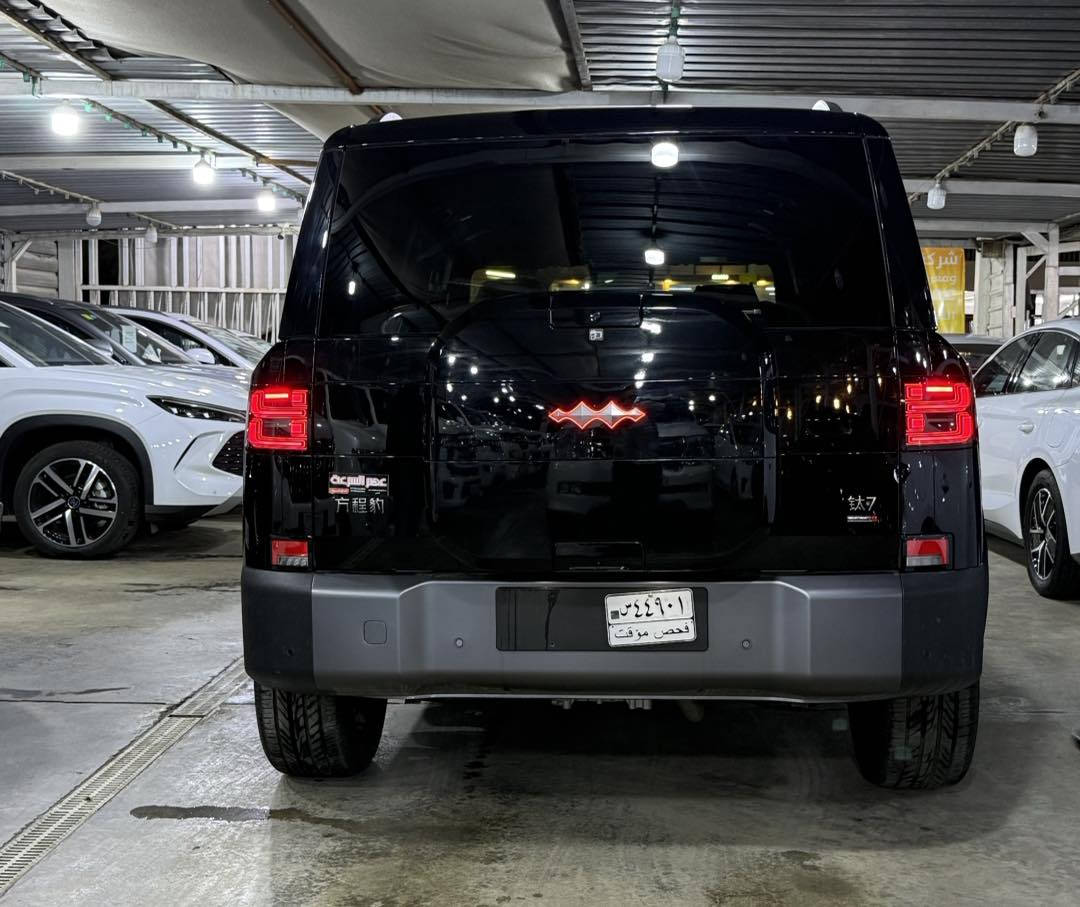 عصر السرعه لتجاره السيارات
🌙نود اعلامكم عن وصول🌙
🌹BYD Leopard 7 Ultra🌹
Plug-in Hybrid – PHEV
نظام الدفع والمحركات:
الاسعار 🔥🔥تنافسيه
اتصل وتتدلل
– محرك بنزين 1.5 لتر تربو
– عدد 2 موتور كهرباء (أمامي + خلفي)
– نظام هجين قابل للشحن الخارجي Plug-in Hybrid
– دفع رباعي ذكي AWD / 4WD
————————————
القوة والأداء:
– القوة الإجمالية: من حوالي 480 حصان وتوصل لحد 650 حصان
– تسارع من 0 لـ 100 كم/س في حدود 4.5 ثانية
—————————
البطارية والمدى:
– بطارية BYD Blade LFP (آمنة وطول عمر)
– سعة البطارية: حوالي 35.6 كيلو وات/ساعة
– المدى الكهربائي فقط: حتى 190 كم (CLTC)
– المدى الإجمالي (كهرباء + بنزين): يوصل لحوالي 1200–1300 كم
– تدعم الشحن الخارجي AC + استرجاع طاقة أثناء الفرملة
—————————
ناقل الحركة:
– ناقل حركة أوتوماتيك / E-CVT مخصص للأنظمة الهجينة
—————————
الأبعاد والهيكل:
– الطول: حوالي 4999 مم
– العرض: حوالي 1995 مم
– الارتفاع: حوالي 1865 مم
– قاعدة العجلات: حوالي 2920 مم
—————————
التصميم الخارجي:
– جنوط رياضية مقاس 20 بوصة
– باب شنطة كهرباء
– مرايات كهرباء بإشارات وطي كهربائي
—————————
المقصورة الداخلية:
– 5 مقاعد فاخرة بتنجيد جلدي
– مقاعد أمامية كهرباء + ذاكرة
– تدفئة وتهوية للمقاعد 
—————————
الشاشات والتكنولوجيا:
– شاشة وسطية عملاقة 15.6 بوصة
– Head-Up Display على الزجاج الأمامي
– شحن موبايل لاسلكي
– Apple CarPlay & Android Auto
—————————
أنظمة السلامة ومساعدة السائق:
– مثبت سرعة تكيفي
– مساعد الحفاظ على الحارة
– فرامل طوارئ أوتوماتيك
– مراقبة النقطة العمياء
– كاميرات 360 درجة
– حساسات أمامية وخلفية
العنوان📍
بغداد الوزيريه قرب قاعه الريان للاعراس
☎️***********
☎️*********** 
#bydméxico #BYDSEAL #BYD #BYDATTO3 #BYDDolphin #BYDDolphin #byd #bydméxico #bydgoszczanie
