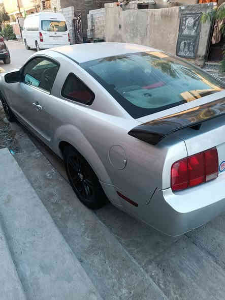 للبيع او المراوس موستنك 2007 السياره مصبوغه عام صدرها خير من الله مكينه خير من الله تايرات جدد ويل كب جديد رقم بغداد نكليزي بسمي السياره عندي الكير كام ميجي ال R وال D تمشي بس على كير صعود المرتفعات ال 1و2 مموديها فيتر ولا شي كالو الي فيشه سلكتر معرف بيهن اني ابيع كير كايم وفلوس الكير اطيحهن من السعر رايدها ب 47 السياره شاشه وتحكم للبيع او المراوس *********** مكاني بغداد
