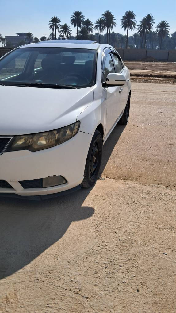 للبيع كيا سيراتو خليجي 
محرك ١٦٠٠ موديل ٢٠١١
بيه صبغ حزام بدون حادث
شاشه فتحه تحكم ستيرن شفتات حساسات خلفيه
  رقم سليمانيه جديد هزه لشهر ٥ تسقط 
تحويل حصرا مكانه بغداد وصاحبه من بغداد
السعر ٨٦ وبي مجال 
*********** بغداد, العراق
