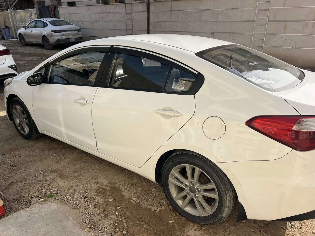 السلام عليكم
سيراتو 2014 للبيع محرك 1600 
 السيارة بأسمي السونار موجود ويه الصور
 السعر 110 وبيها مجال
مكان السيارة بغداد الدورة جمعية خير الله
***********
