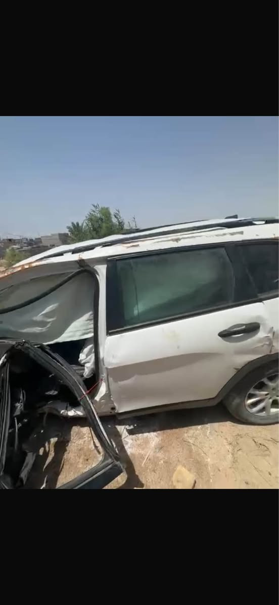 جيب بزون مديل 17 حادث 
رقم بغداد باسمي 
مكان السياره بصرة 
السعر 45 
رقم الهاتف *********** البصرة, العراق
