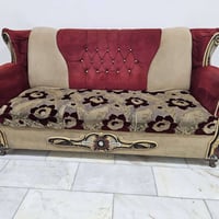 ١٠ مقاعد نظيف شغل عراقي سعرة ١٥٠ مكانة الدورة شارع ٦٠ للاتصال ٠٧٧٠٢٩٨٨...