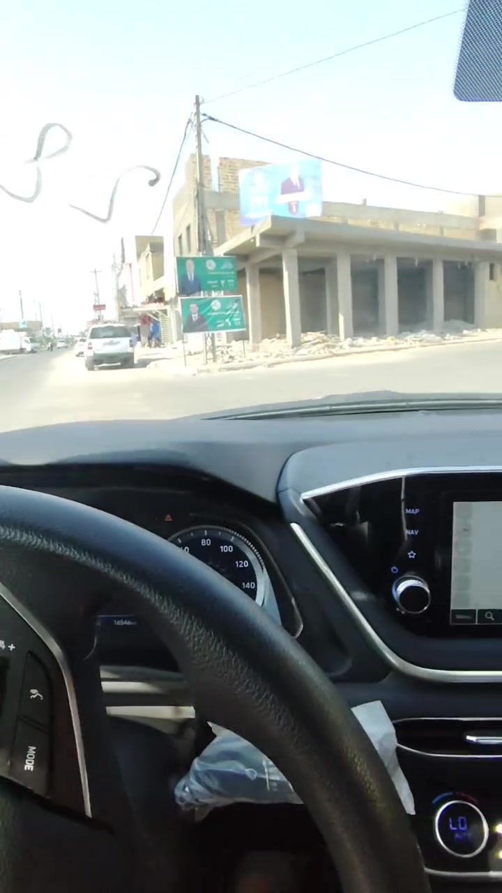 السلام عليكم قطعه بستان عليوي بالبدايه اول شارع للبيع  المساحه ٢٠٠ متر الواجه ١١ متر و٢٠ سانتيم ونزال ١٨ متر للاستفسار أتصل ***********
