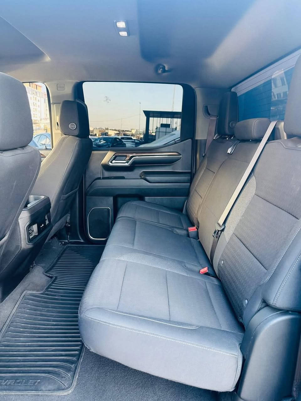 للبيع او المراوس

سلفرادو 2024 دخول جديد السيارة 

دشبول تاهو كير طرح ارغب واحلى شيء

مكينه V8 سلندر حجمها 5300 

حادثها بنيد  
صبغ جاملغ 

السيارة حلوه وجاهزة 

ماشية 30 الف 

السعر 325 ورقة وبيها مجال جداً بسيط 

***********

بابل المسيب
