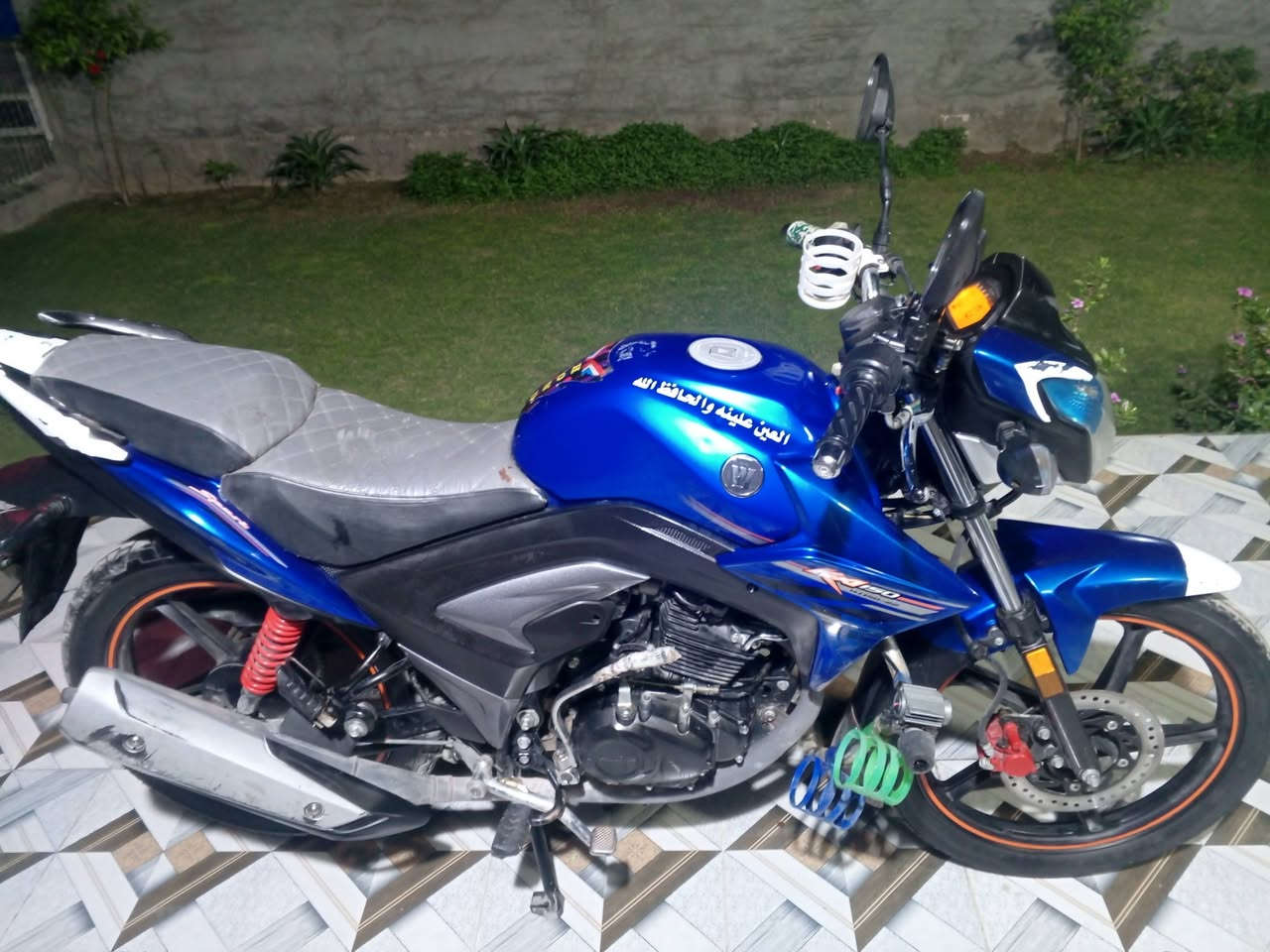 السلام عليكم (للبيع هاوجي مسجل 2023)
تحويل شوكت متيد كهربائيات كلها شغاله ونشاط فول مابي نقص السعر 17 وبي مجال  مكانه رمادي جويبه اتصل عل رقم خاص مقفول ***********
