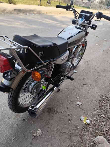 دراجه وكيليه طالعه بشهر العاشر 10/8. بعدها جديده نوع الدراجه ارشا.
سعر 1100 وبيها مجال قليل. ***********
